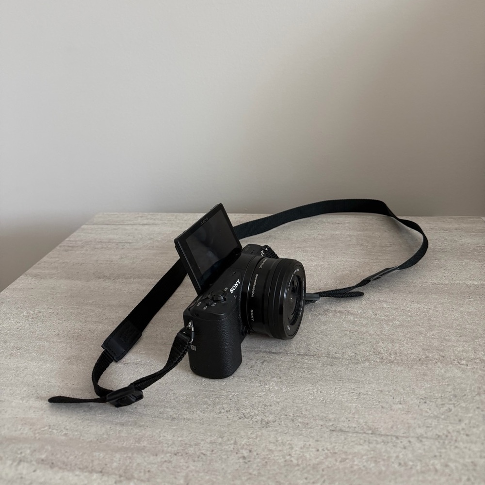 Sony Alpha a5100 camera - Picture 2 of 15